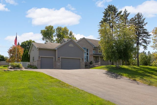 1085 Parkview Lane, Victoria, MN 55386