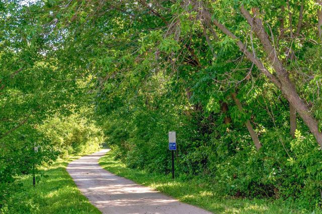 1085 Parkview Lane, Victoria, MN 55386