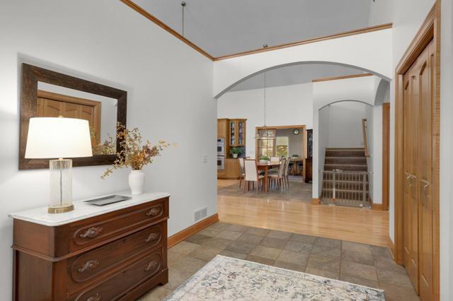 1085 Parkview Lane, Victoria, MN 55386