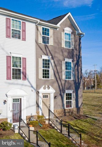 1100 UTLEY ALY, Phoenixville, PA 19460