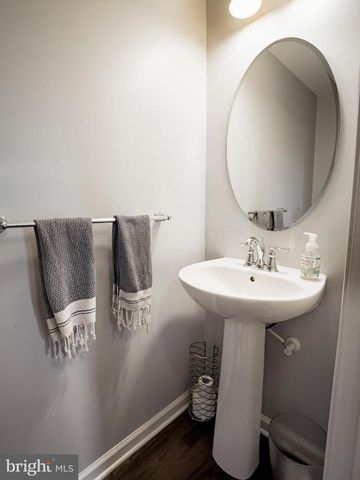 1100 UTLEY ALY, Phoenixville, PA 19460