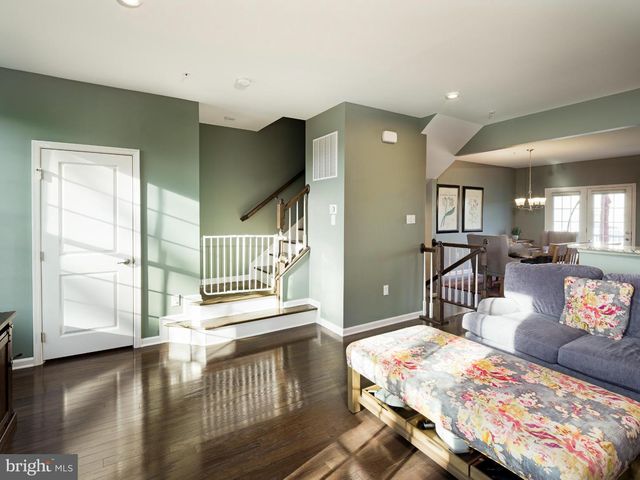 1100 UTLEY ALY, Phoenixville, PA 19460