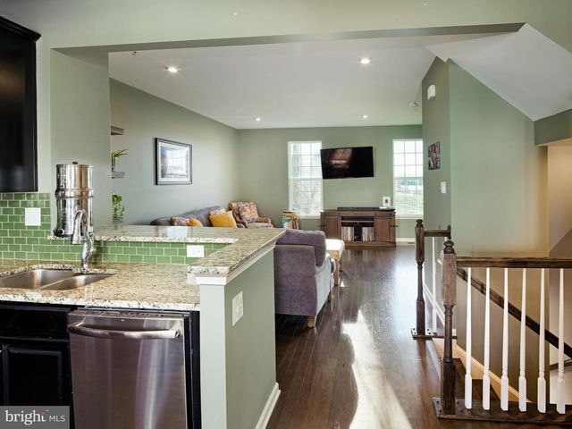 1100 UTLEY ALY, Phoenixville, PA 19460