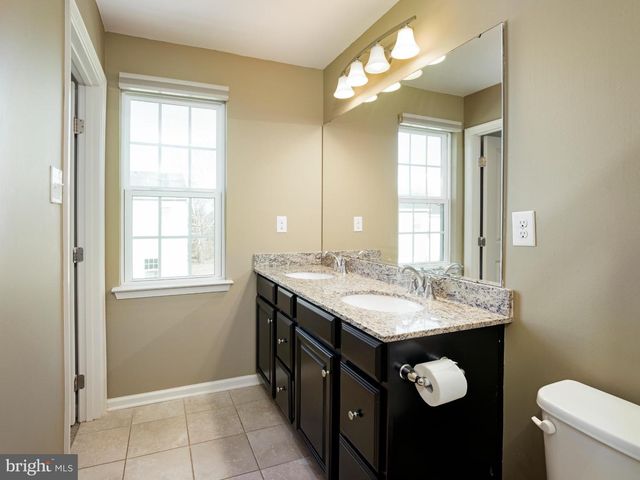 1100 UTLEY ALY, Phoenixville, PA 19460