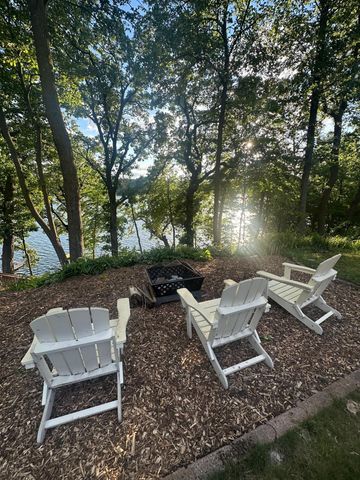 7080 Rolling Acres Road, Excelsior, MN 55331