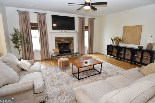 383 Walden Pond Way, Senoia, GA 30276