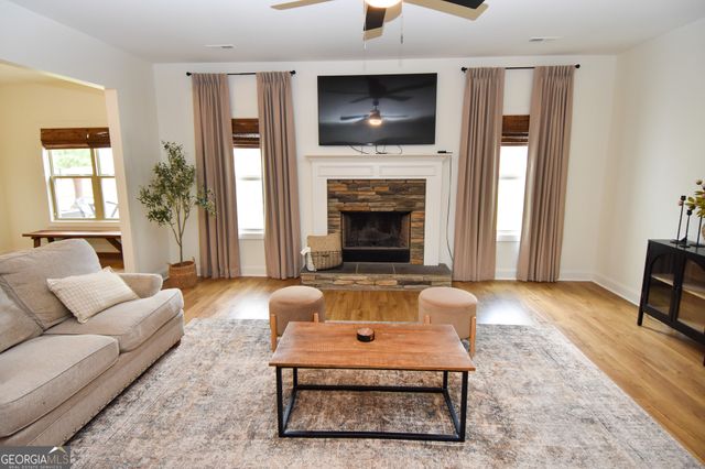 383 Walden Pond Way, Senoia, GA 30276