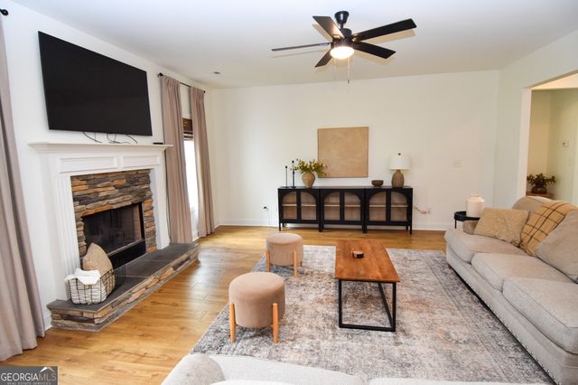 383 Walden Pond Way, Senoia, GA 30276