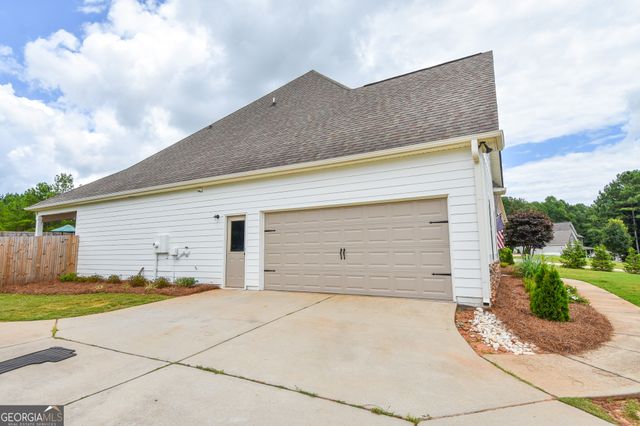 383 Walden Pond Way, Senoia, GA 30276
