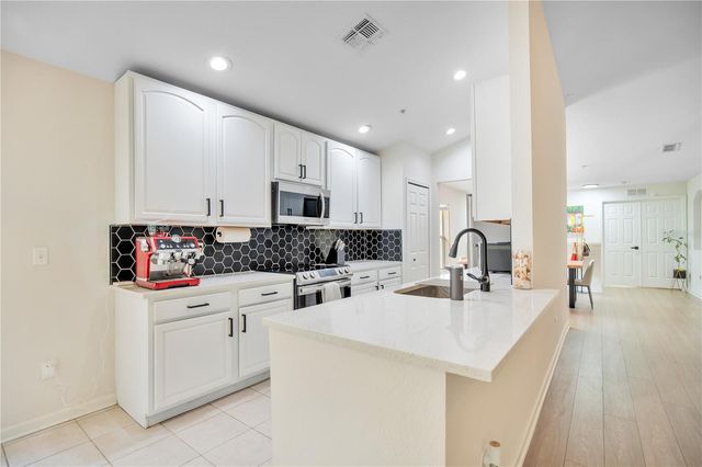 6440 AXEITOS TERRACE 110, Orlando, FL 32835
