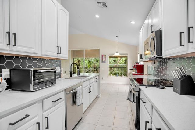 6440 AXEITOS TERRACE 110, Orlando, FL 32835