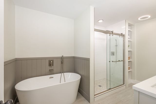 231 S Palmers Chapel Rd, Cottontown, TN 37048