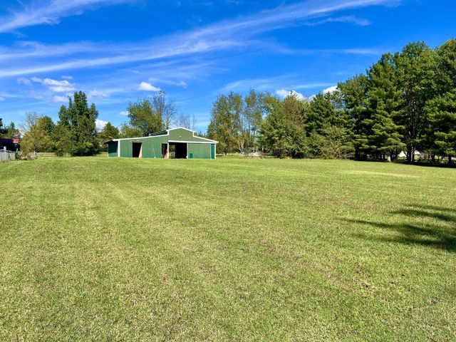 231 S Palmers Chapel Rd, Cottontown, TN 37048