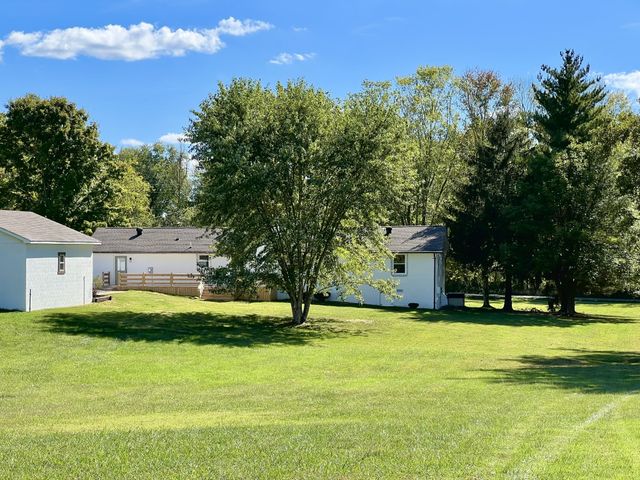 231 S Palmers Chapel Rd, Cottontown, TN 37048