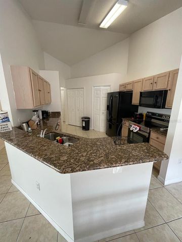 1068 LAKE BERKLEY DRIVE, Kissimmee, FL 34746