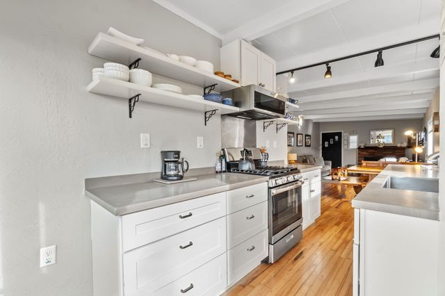 31 Crab Street, King Salmon South, CA 95503