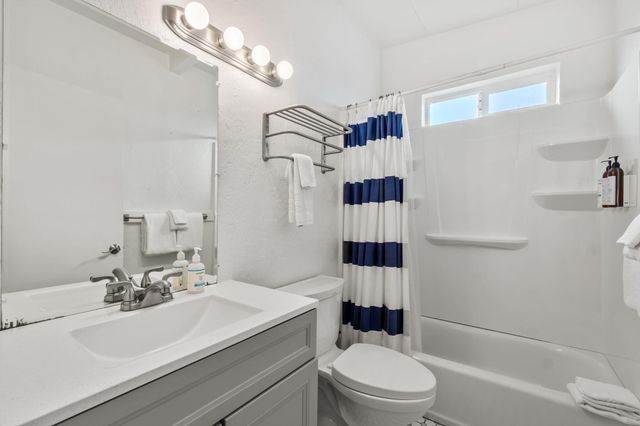 31 Crab Street, King Salmon South, CA 95503