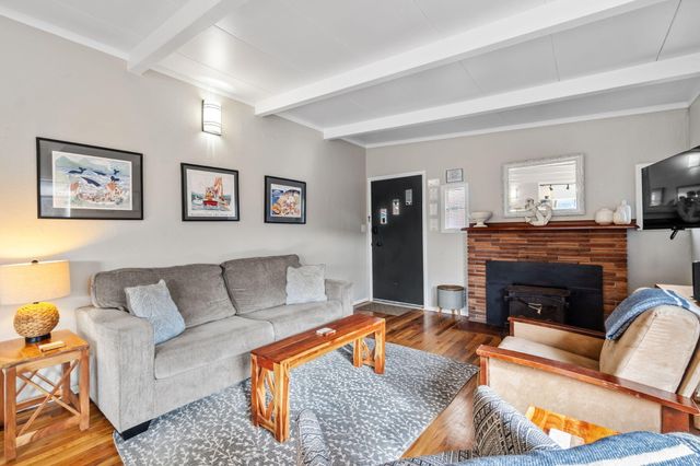 31 Crab Street, King Salmon South, CA 95503