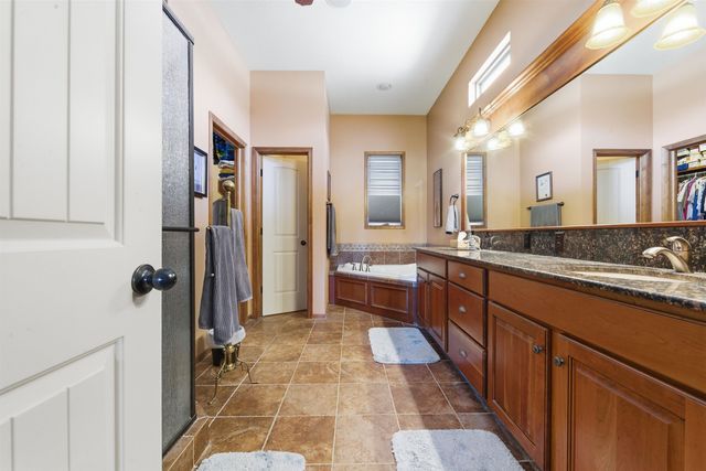 1219 E Waters Edge St, Derby, KS 67037