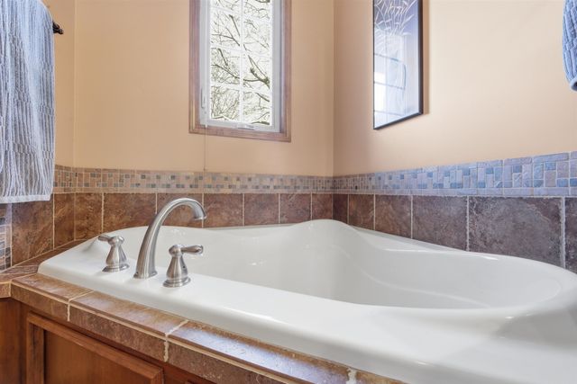 1219 E Waters Edge St, Derby, KS 67037