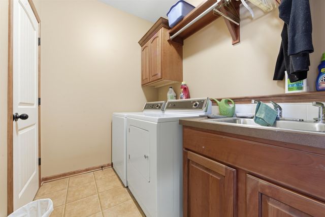 1219 E Waters Edge St, Derby, KS 67037