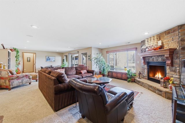 1219 E Waters Edge St, Derby, KS 67037