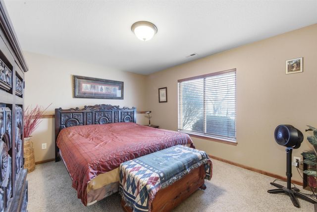 1219 E Waters Edge St, Derby, KS 67037