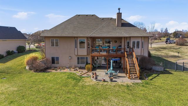1219 E Waters Edge St, Derby, KS 67037