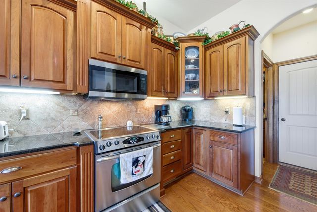 1219 E Waters Edge St, Derby, KS 67037