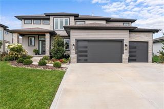 2114 NW Killarney Lane, Lee's Summit, MO 64081