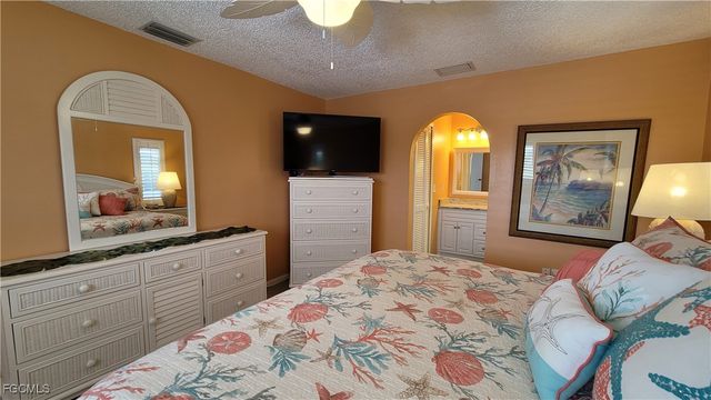 1126 SE 13th TER, Cape Coral, FL 33990