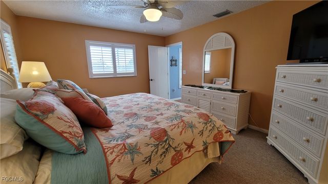 1126 SE 13th TER, Cape Coral, FL 33990