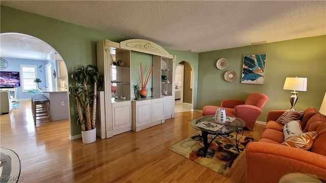 1126 SE 13th TER, Cape Coral, FL 33990