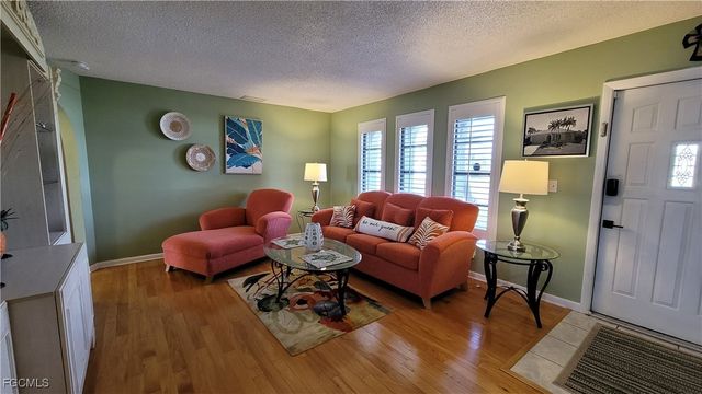 1126 SE 13th TER, Cape Coral, FL 33990