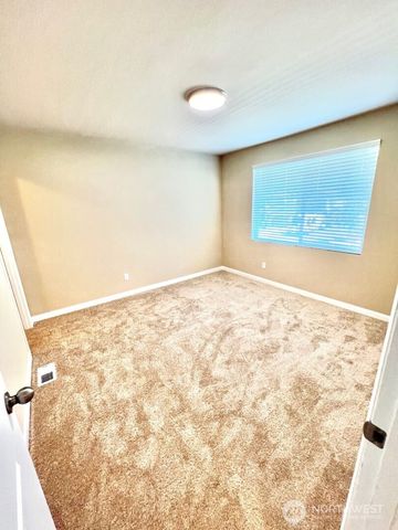 535 Meadowwood Drive SW, Olympia, WA 98502