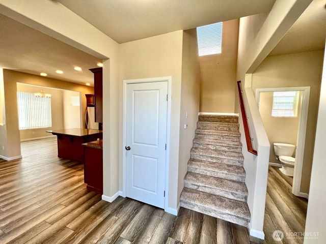 535 Meadowwood Drive SW, Olympia, WA 98502