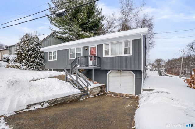 2 Cathy Lane, Waterbury, CT 06704