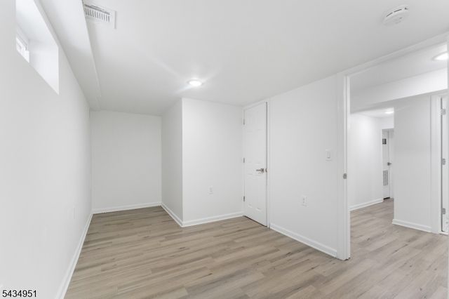 323 S Wood Ave, Linden City, NJ 07036