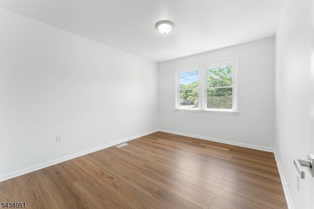 323 S Wood Ave, Linden City, NJ 07036