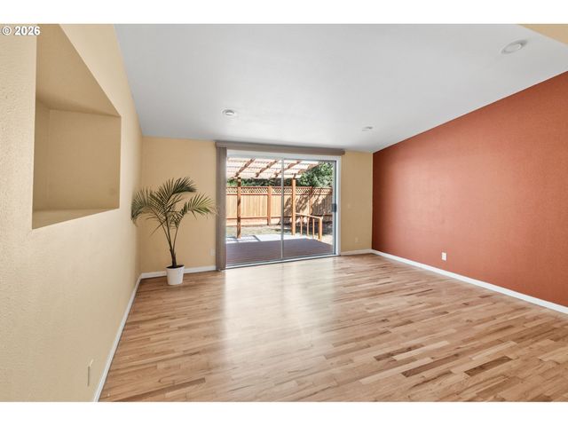2485 JACKSON St, Eugene, OR 97405