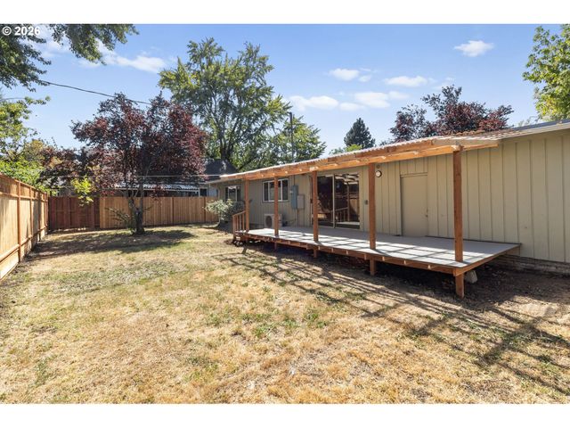 2485 JACKSON St, Eugene, OR 97405