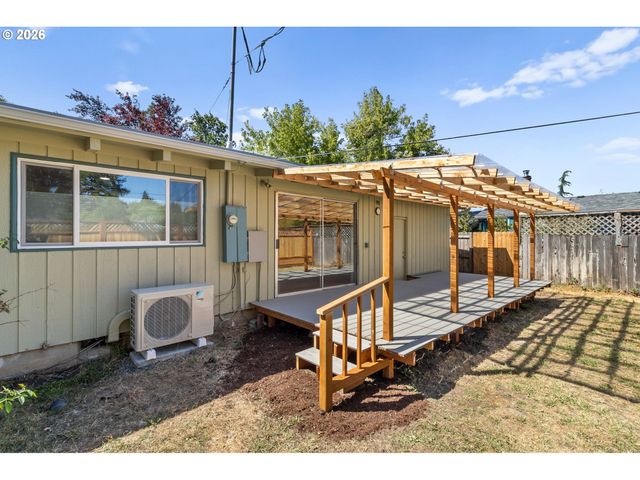 2485 JACKSON St, Eugene, OR 97405