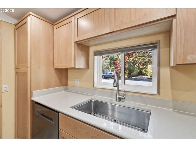2485 JACKSON St, Eugene, OR 97405