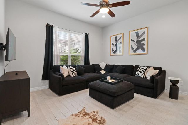 11002 Crescent Light Way, Houston, TX 77043