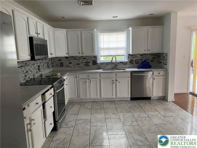 4141 Walter Road, Bethlehem Twp, PA 18020