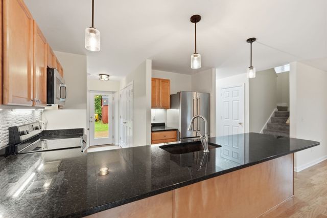 36 Treehouse Cir, Easthampton, MA 01027