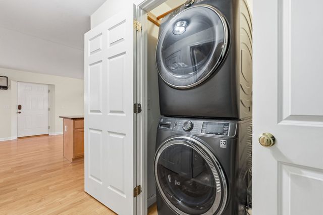 36 Treehouse Cir, Easthampton, MA 01027