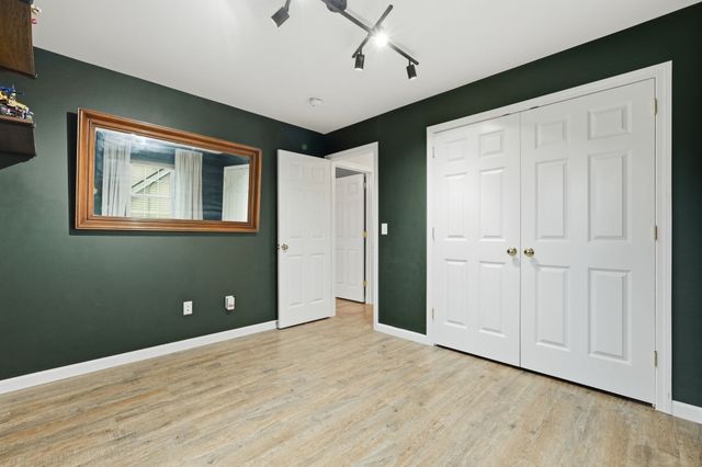 36 Treehouse Cir, Easthampton, MA 01027