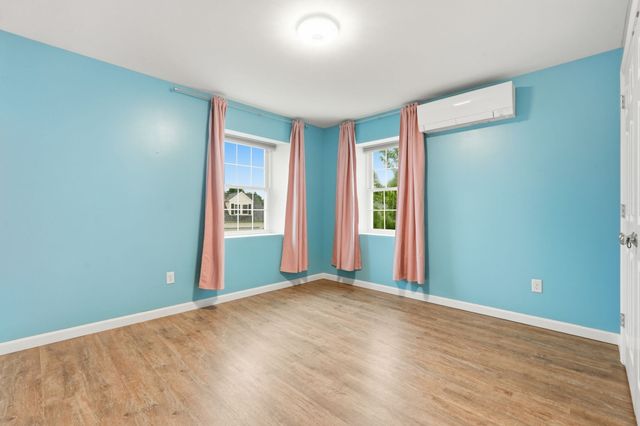 36 Treehouse Cir, Easthampton, MA 01027