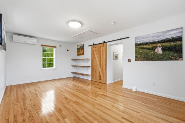 36 Treehouse Cir, Easthampton, MA 01027